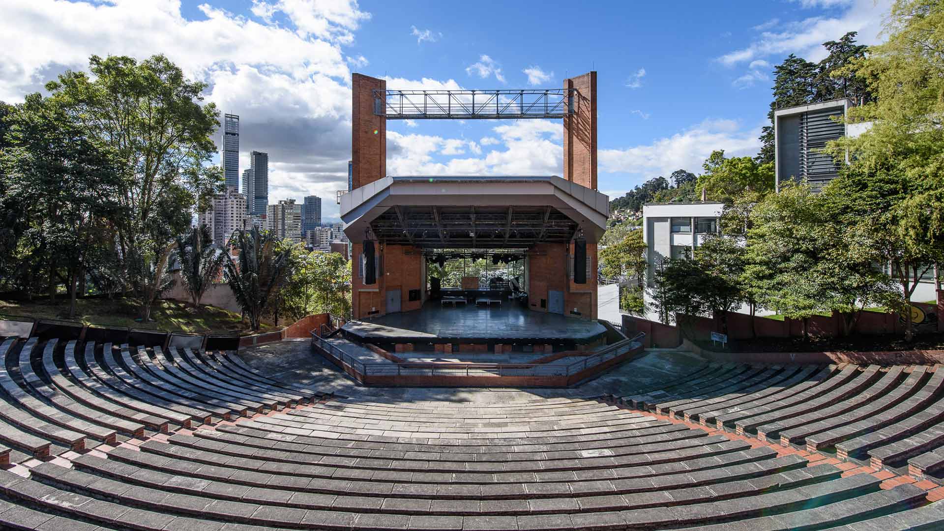 Teatro al aire libre La Media Torta