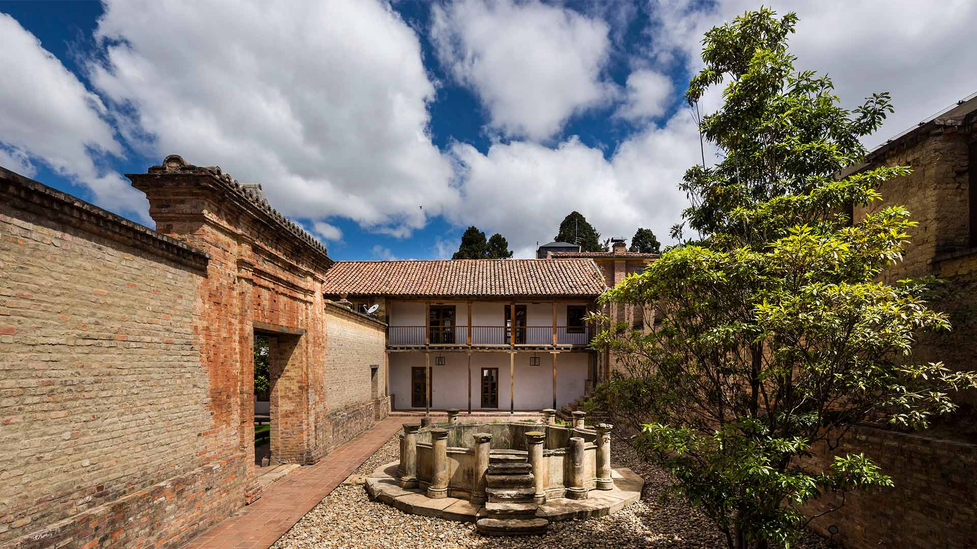 Escuela De Artes y Oficios Santo Domingo