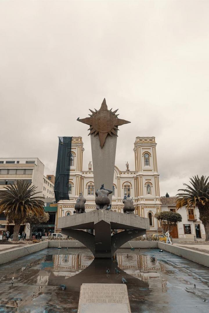 A charming route through the best of Bogota and Quito