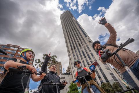 Conociendo Bogotá en scooters 