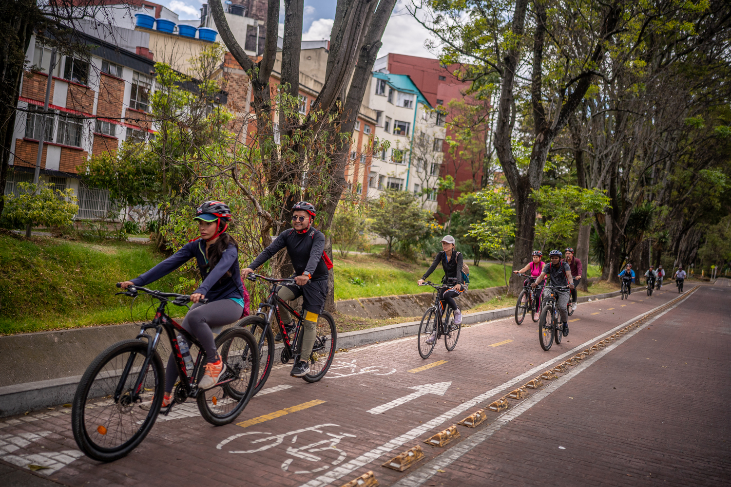 Conoce a Bogotá sobre ruedas, experrimenta todo lo que Bogotá te puede ofrecer de una manera saludable y distinta. 